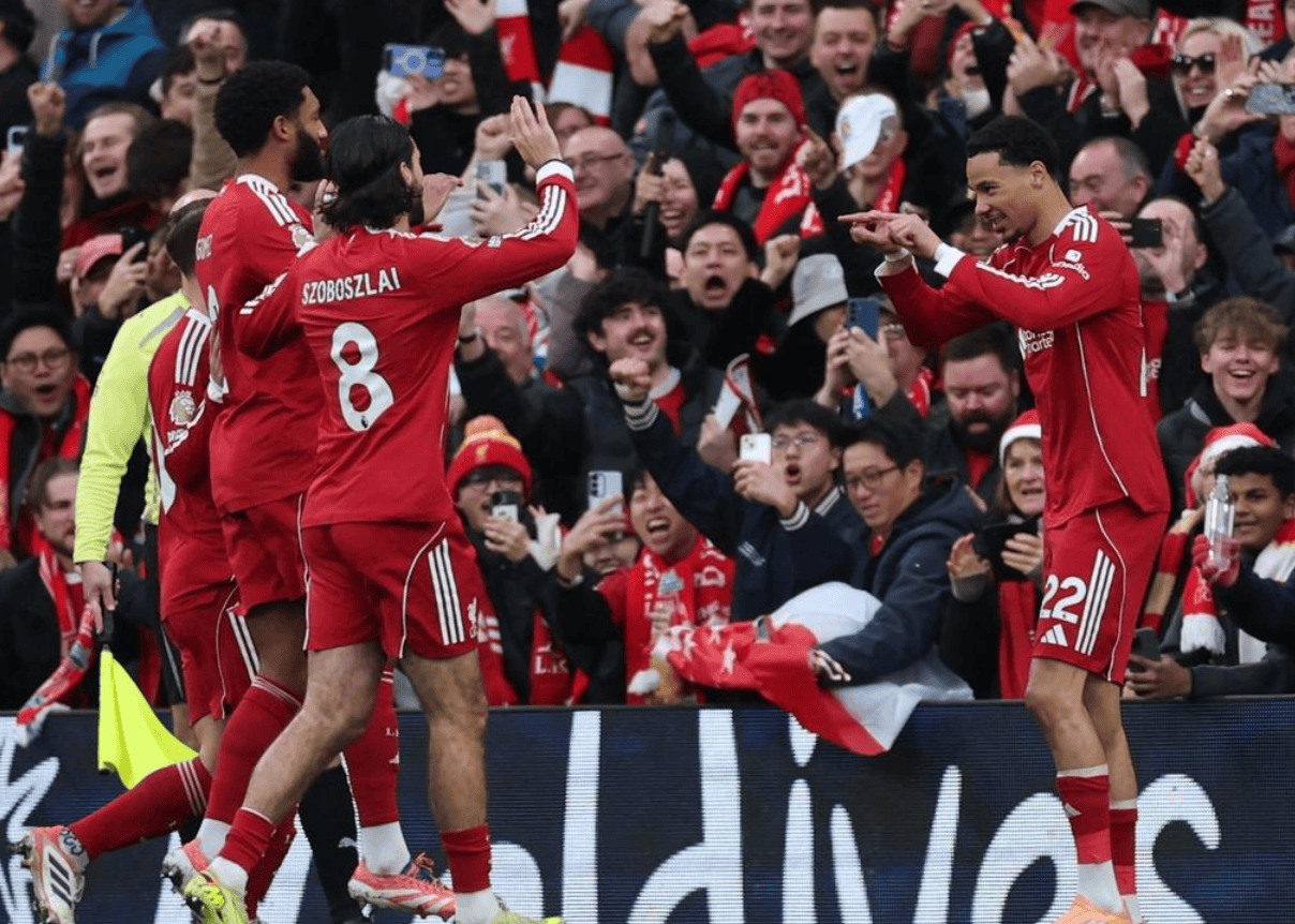 萨拉赫创造英超历史，利物浦最强前锋诞生：轰入10粒进球